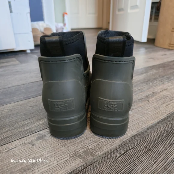 Uggs Olive Green Short Rain Boots Size 9 - Picture 2 of 9